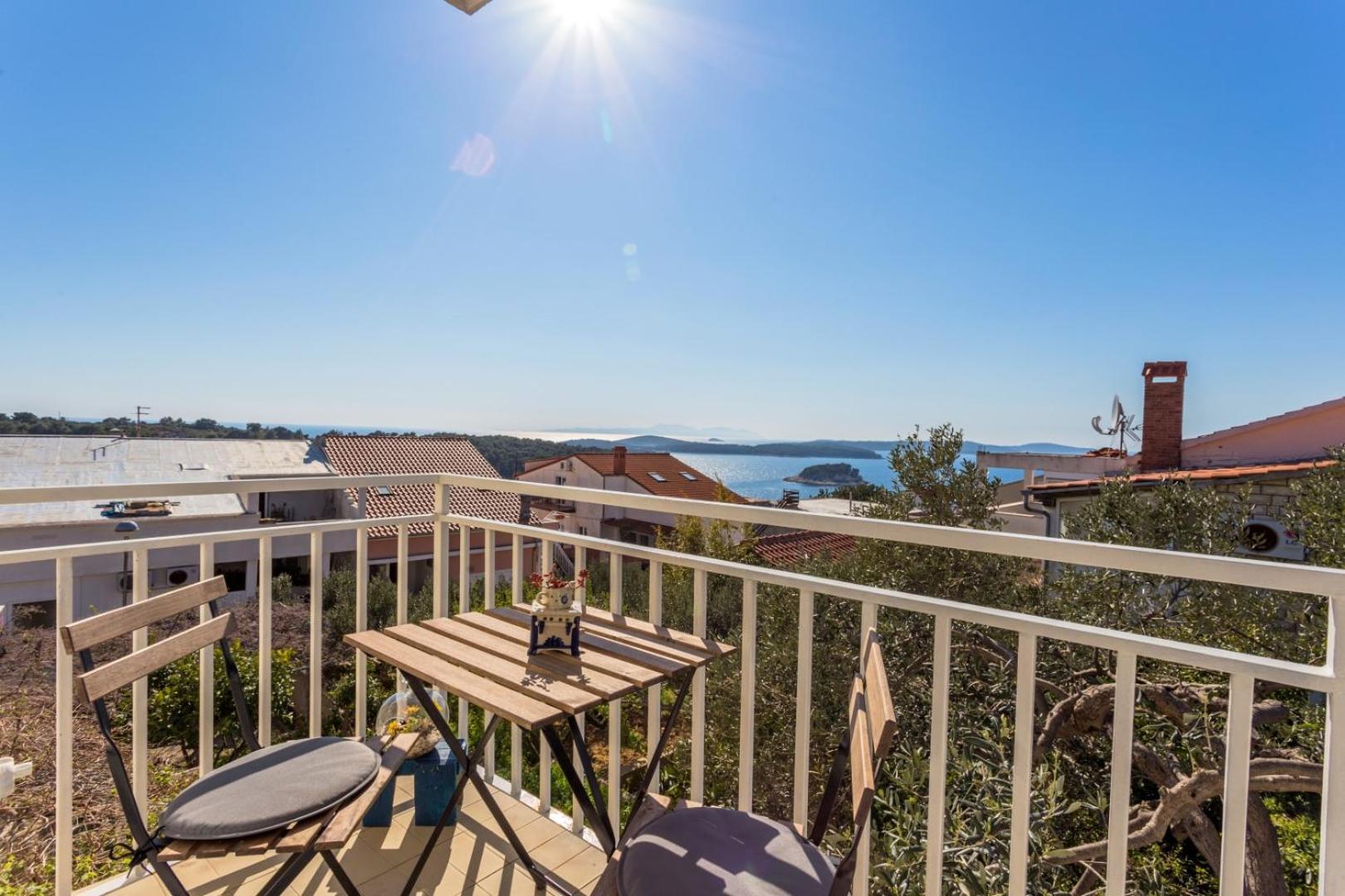 Peaceful apartment with beautiful view Hvar Town Exterior foto